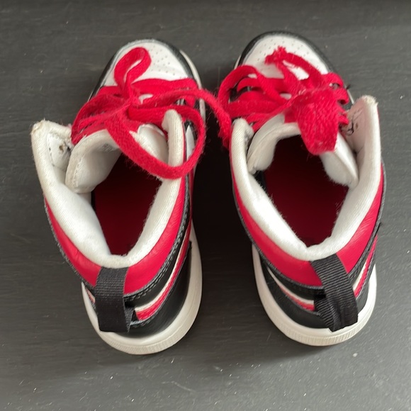 Nike Air Jordan 1 Mid Very Berry-white (ps) Size 13c Style 640734 016 - Picture 6 of 11